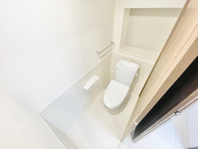 トイレ　※同一建物内１０１号室内装写真転載