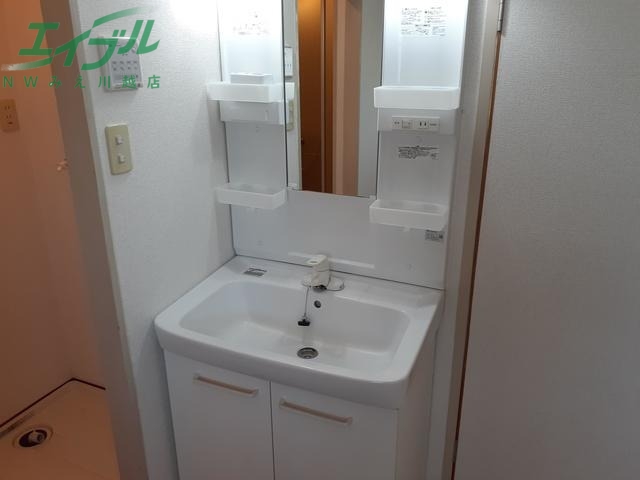 洗面設備　同型参考写真