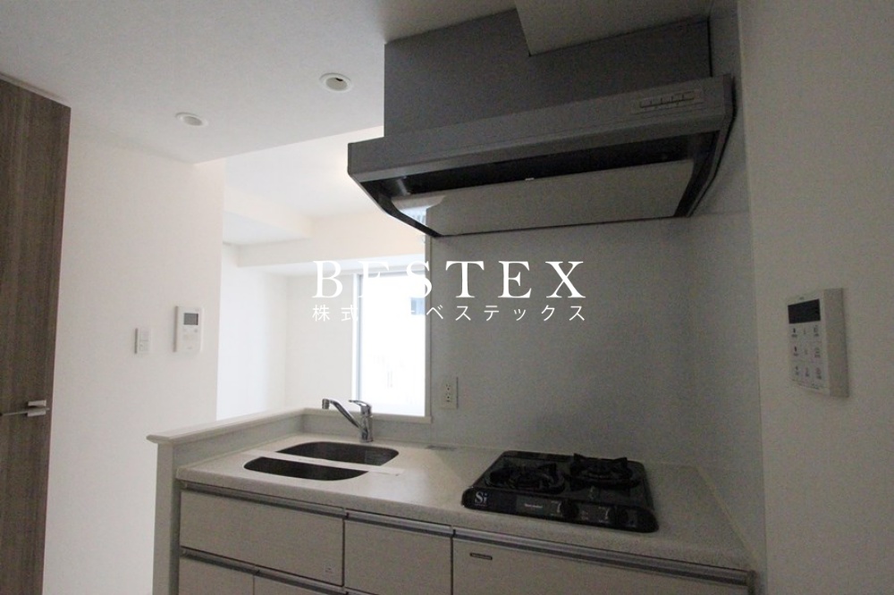 キッチン　※同タイプ・別部屋の参考写真です。