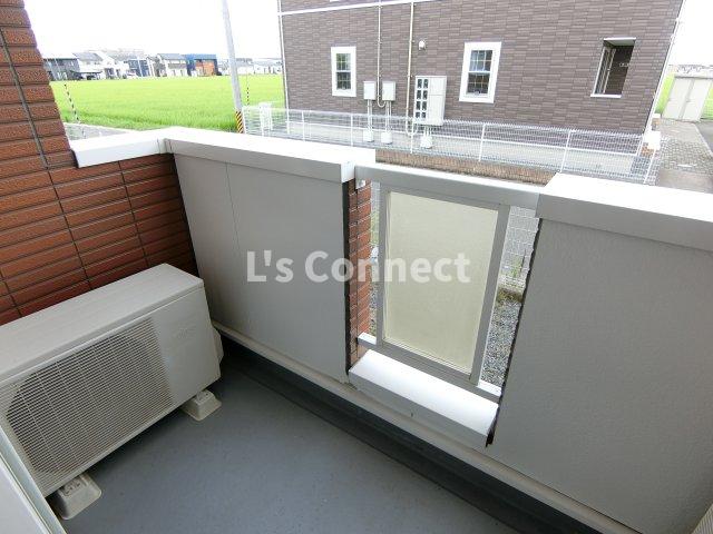 バルコニー　晴れた日には洗濯物もたくさん干せます。