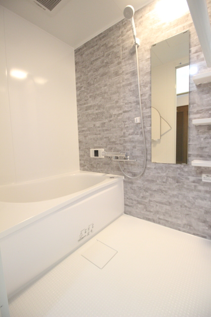 バス・シャワールーム　追い炊き機能付き浴室です♪