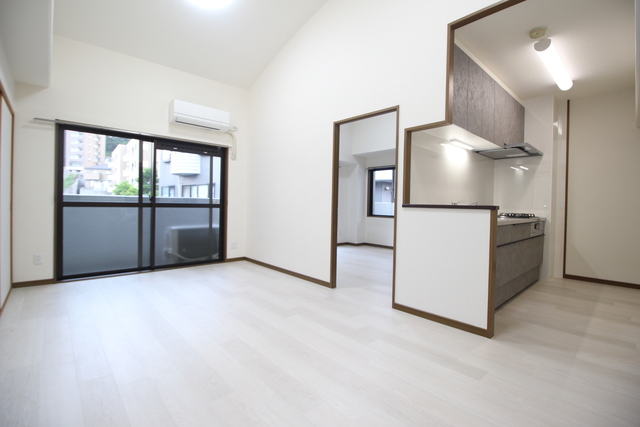 居室・リビング　１３帖のリビングです♪