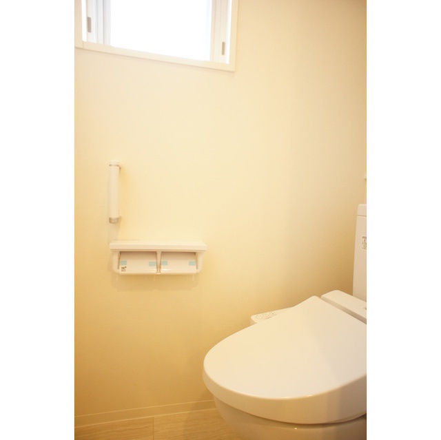 トイレ　温水洗浄便座