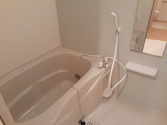 バス・シャワールーム　お風呂です