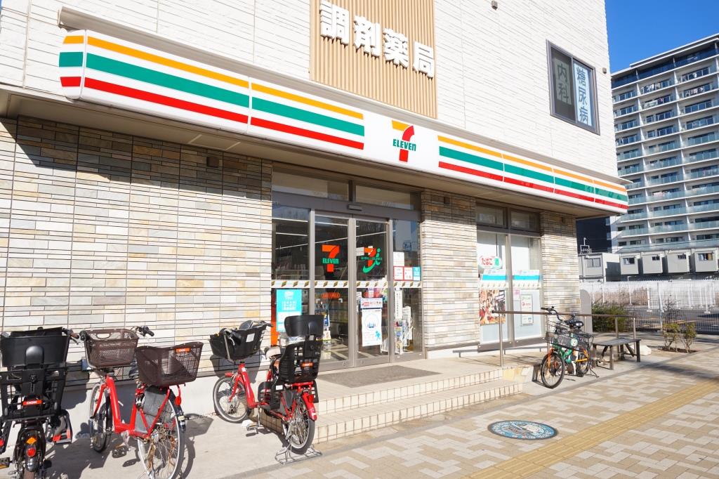 コンビニ　セブンイレブン 流山おおたかの森駅西口店（コンビニ）まで120m