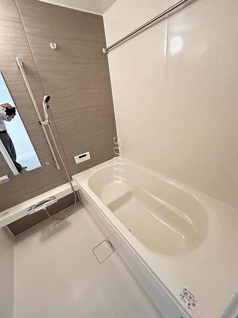 バス・シャワールーム　浴室乾燥機、追い炊き付き