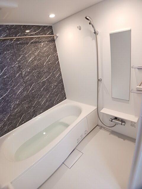 バス・シャワールーム　浴室1坪以上！