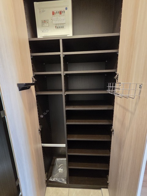 玄関　シューズボックス