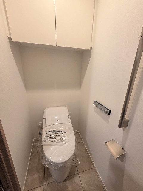 トイレ　温水洗浄便座