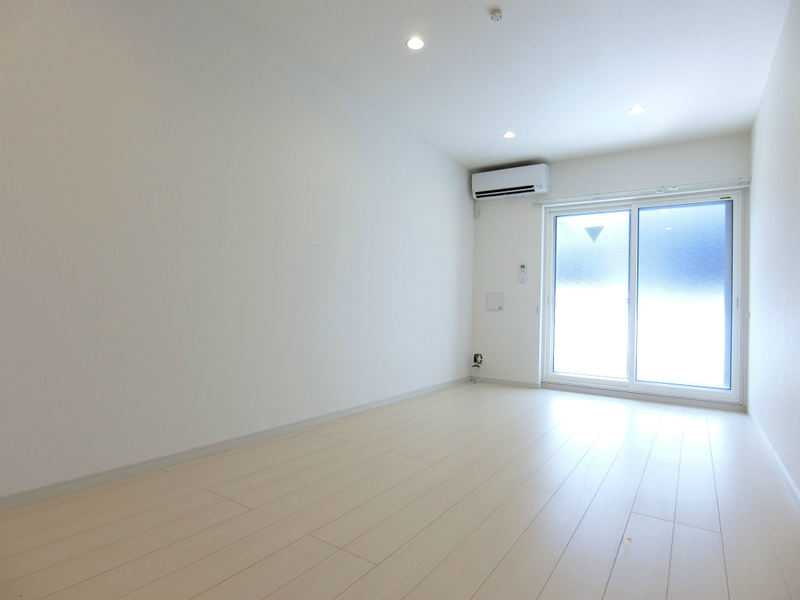 その他部屋・スペース　落ち着いた色調の寝室です