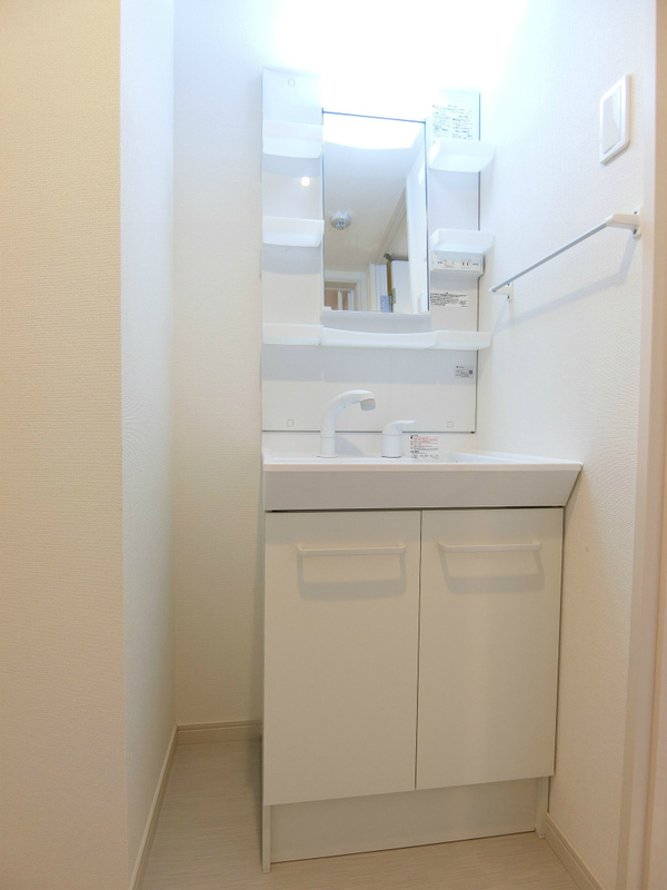 洗面設備　独立洗面台で身支度をすべて済ませてしまいましょう