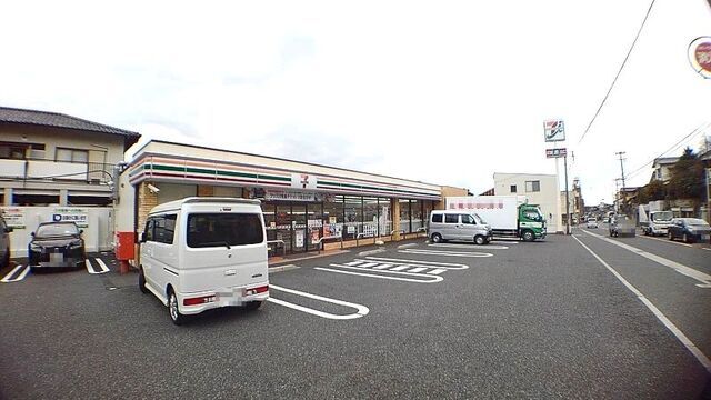 コンビニ　セブンイレブン（コンビニ）まで400m