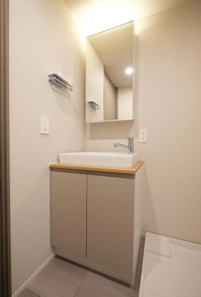 洗面設備　内装は落ち着いています