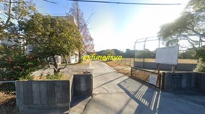 中学校　周西（中学校）まで650m