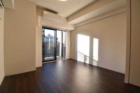 居室・リビング　室内