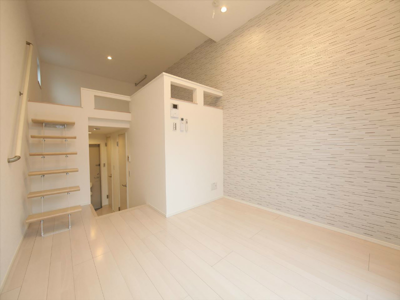 居室・リビング　洋室6.2帖　ロフト5.6帖（収納にも寝室にも使えます）