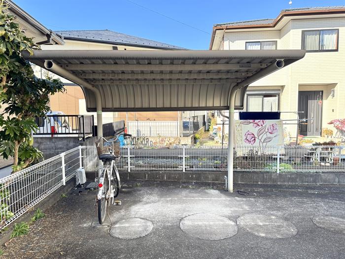 その他　屋根付き自転車置き場併設