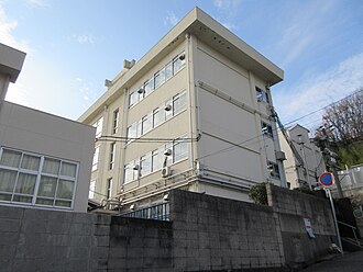 中学校　神戸市立高取台中学校（中学校）まで2168m