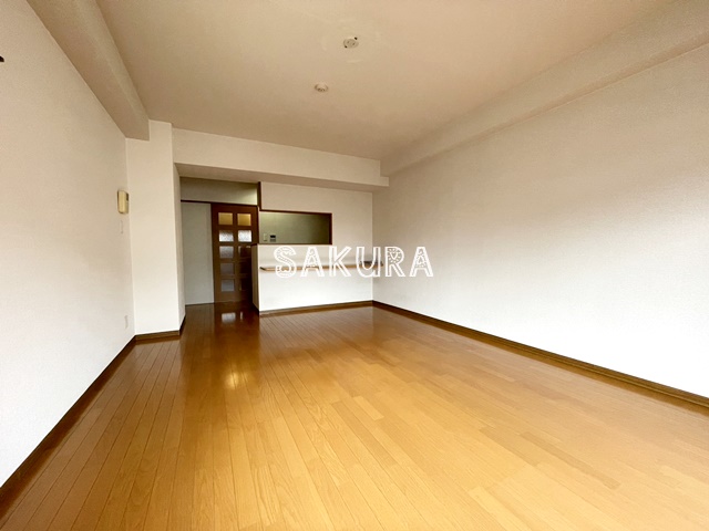 居室・リビング　使いやすい形の為、レイアウトを楽しめます♪