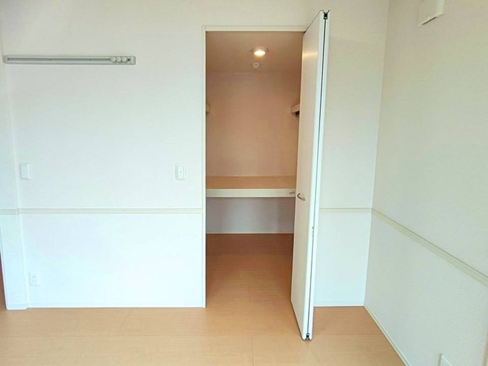 収納　ウォークインクローゼット