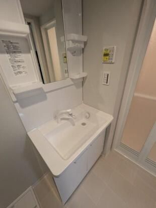 洗面設備　脱衣スペースもあります