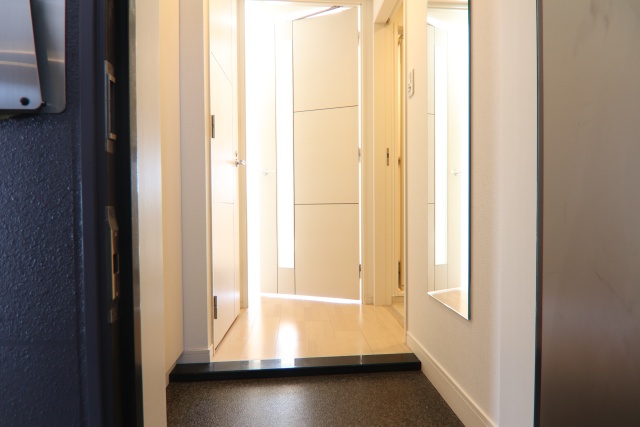 玄関　※別室の参考写真の為、現況優先です。