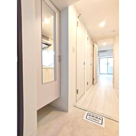 玄関　※同間取りの別部屋写真です。