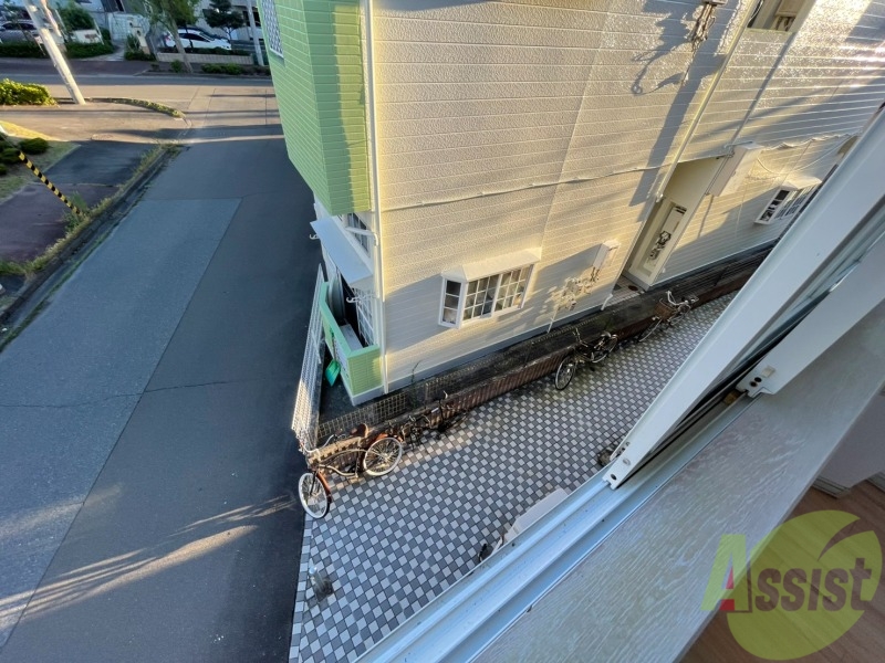 バルコニー　バルコニーが無いので洗濯物は室内に干してくださいね。