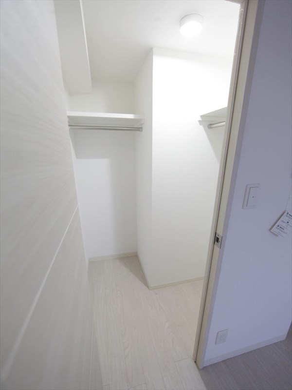 収納　ウォークインクローゼット（収納充実してます）