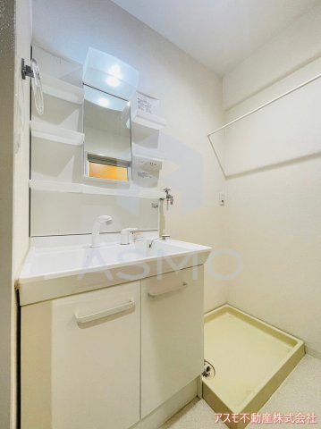 洗面設備　同マンション別部屋　参考写真