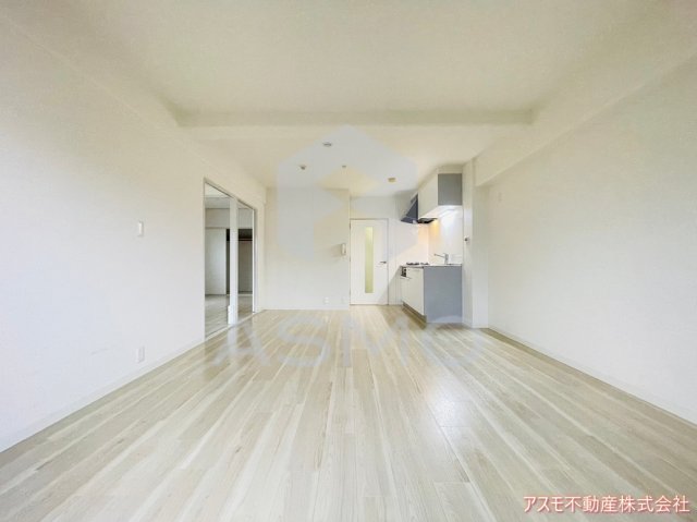 居室・リビング　同マンション別部屋　参考写真