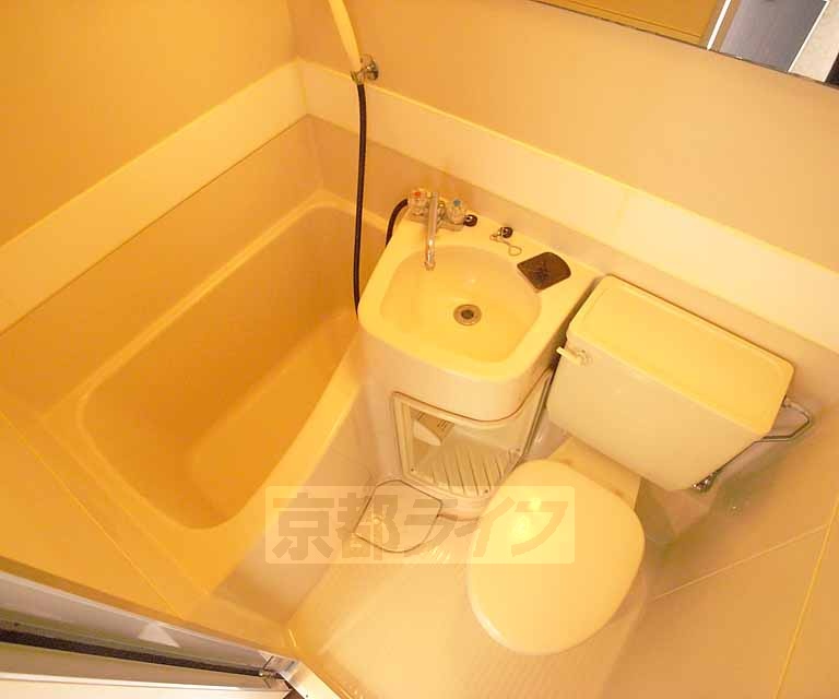 バス・シャワールーム　ユニットバスですね。