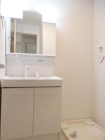 洗面設備　使いやすい洗面所です