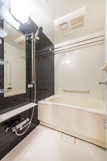 バス・シャワールーム　※写真は同タイプ住戸です。