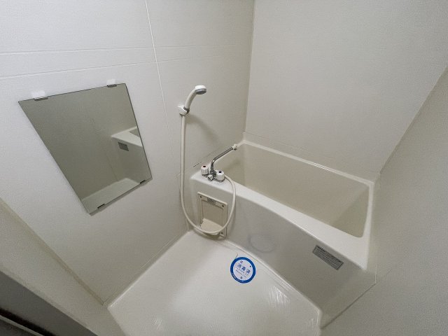 バス・シャワールーム　ゆったり過ごせるお風呂です