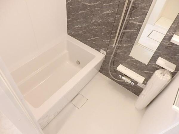 バス・シャワールーム　同施工会社、同型タイプ！