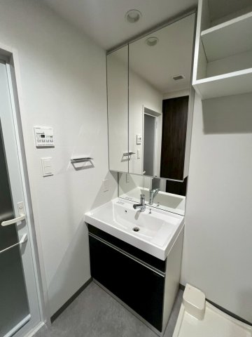洗面設備　脱衣スペースもあります