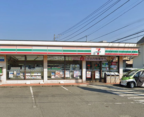 コンビニ　セブンイレブン（コンビニ）まで539m