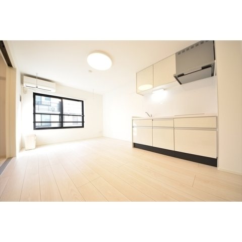 居室・リビング　内装は落ち着いています