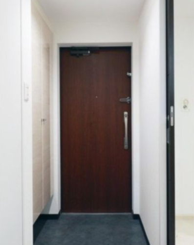 玄関　※別部屋参考写真です