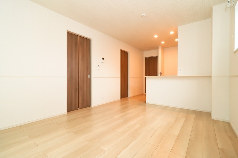 居室・リビング　図面と現状に相違がある場合には現状を優先