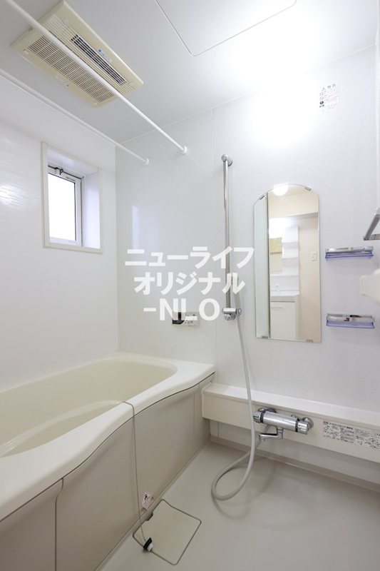 バス・シャワールーム　追焚機能はもちろん浴室乾燥機付きです！