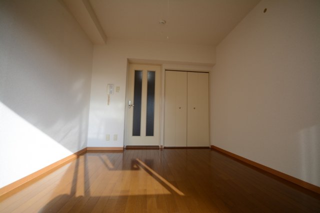 居室・リビング　別号室画像。ご参考下さい