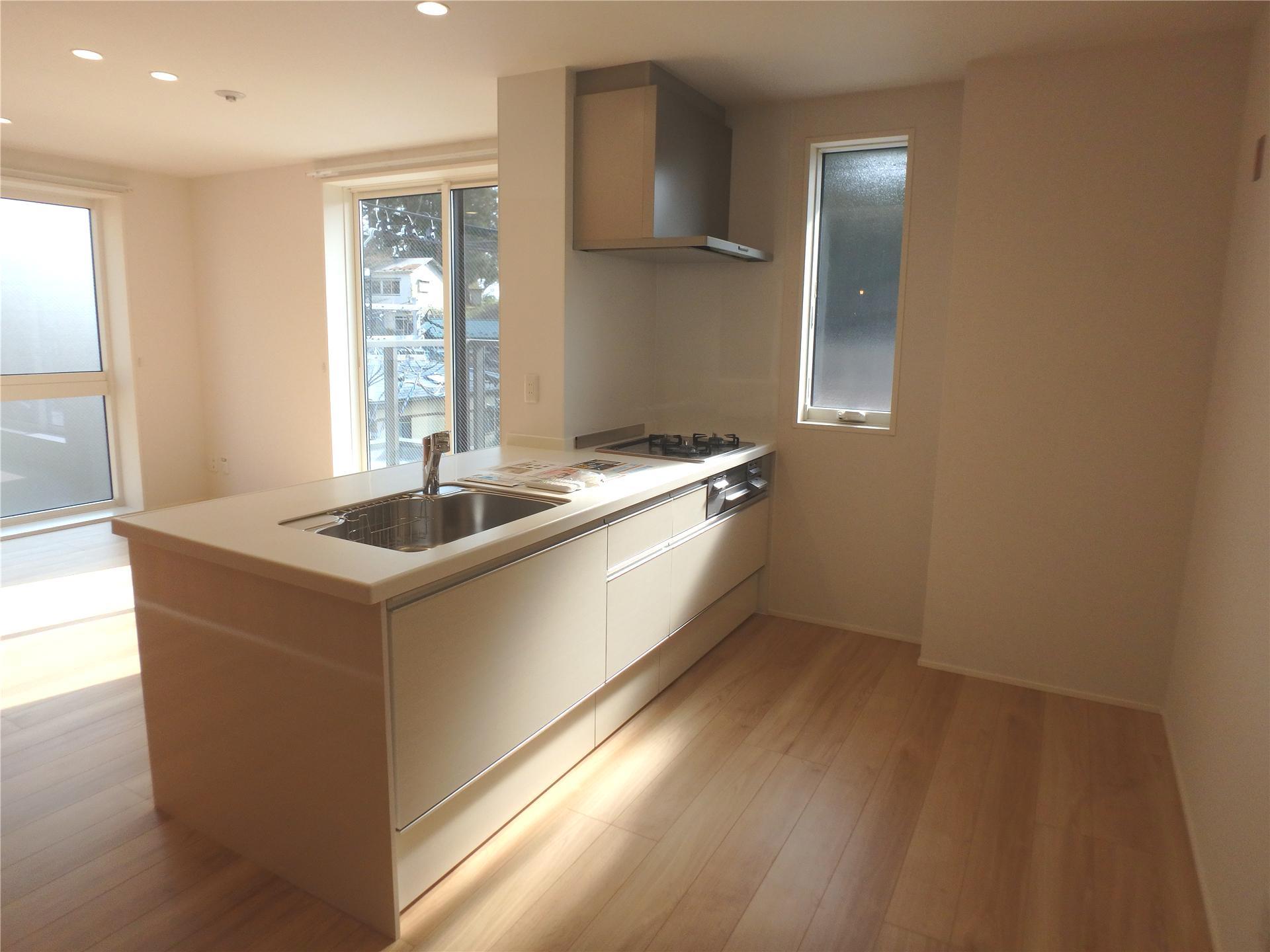 キッチン　人気のカウンターキッチンを採用しています