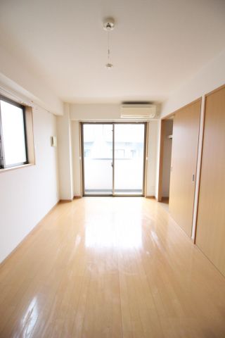 居室・リビング　ノベル駒込　北区田端4