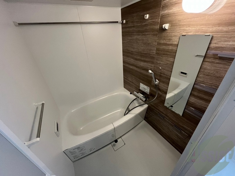 バス・シャワールーム　お風呂になります。一日の疲れを癒してくださいね。