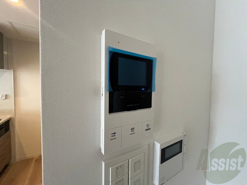 セキュリティ　ＴＶモニター付インターホンです。来客者の顔が見えるので安心！