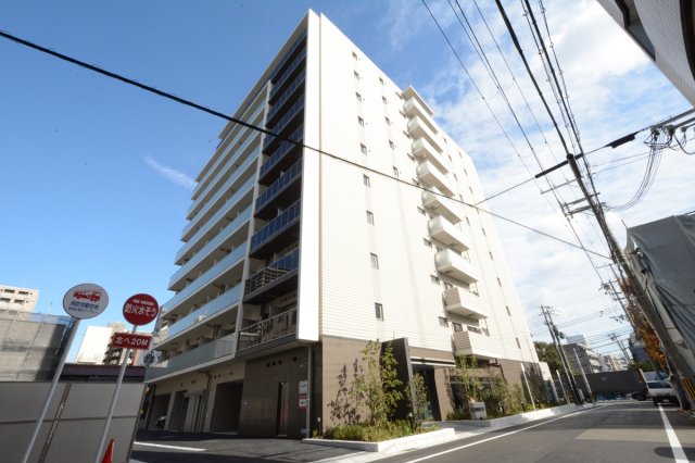 建物外観　安心のオートロック付き♪