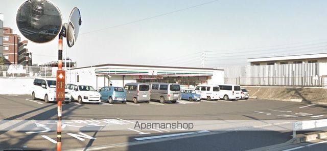 コンビニ　セブンイレブン（コンビニ）まで230m