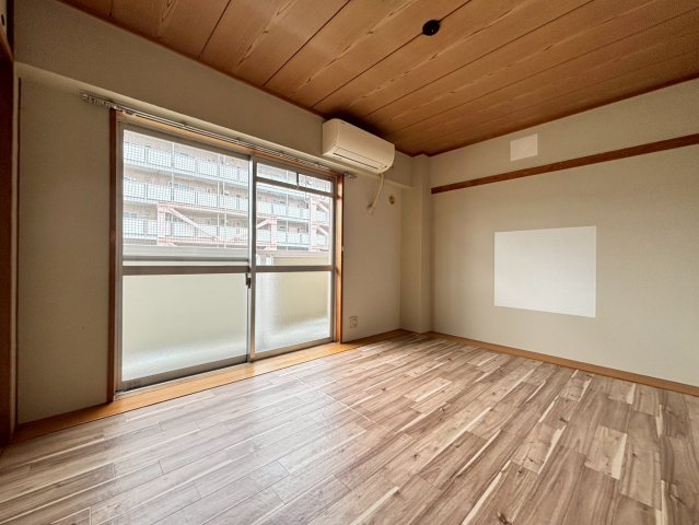 居室・リビング　別号室画像。ご参考下さい